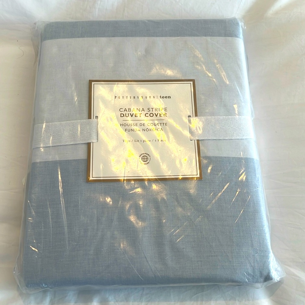 Pottery Barn Teen Cabana Stripe Duvet Cover- TWIN
NWT